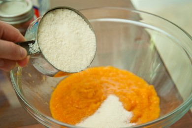 Пудинг из хурмы - приготовление