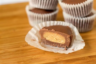 Домашние кокосово-арахисовые пирожные.