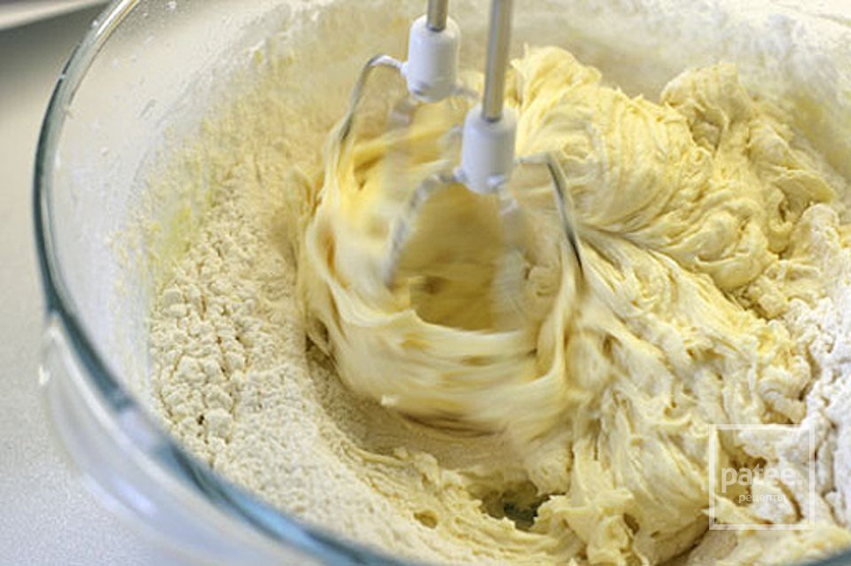 Кекс с черешней и грушей - Шаг 5