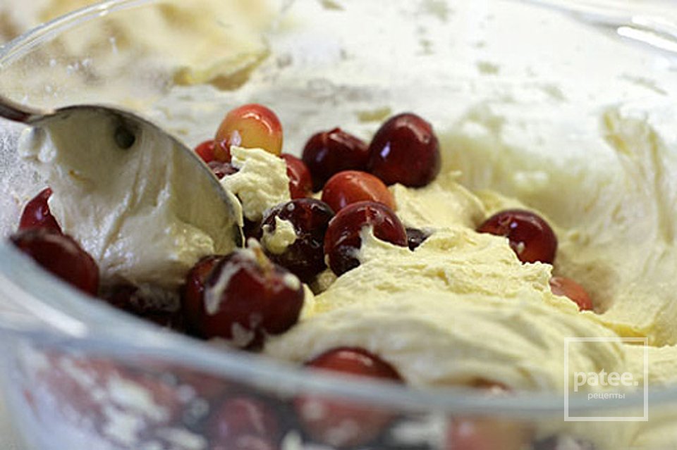 Кекс с черешней и грушей - Шаг 6