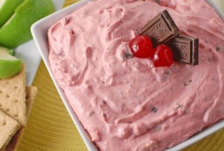 Шоколадно-вишневый десерт