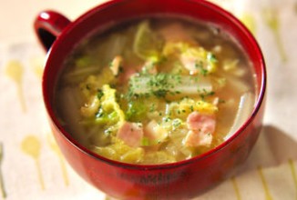 Суп из китайской капусты с беконом