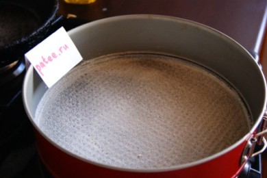 Клубничный торт со сливками - приготовление