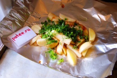 Молодой картофель, запеченный с травами - приготовление