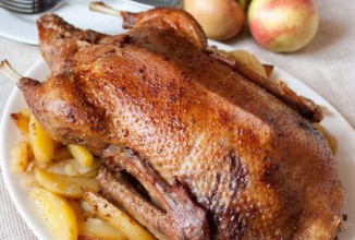 Утка с яблоками