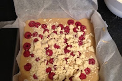 Шоколадный торт с малиной - приготовление