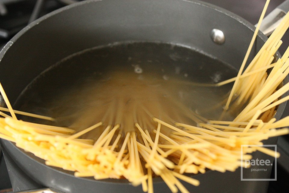 Спагетти а-ля карбонара - Шаг 1
