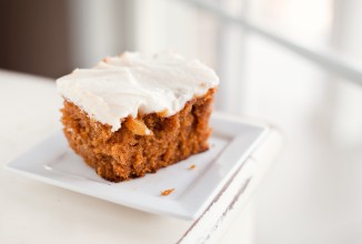 Кекс с ананасами и морковью