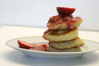 Сырники с клубникой