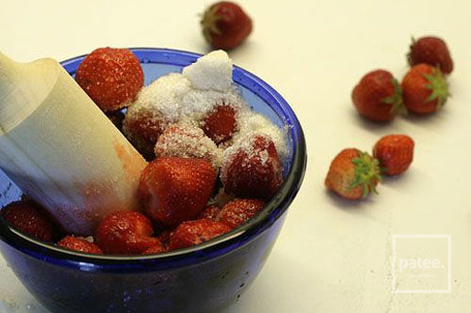 Сырники с клубникой - Шаг 6