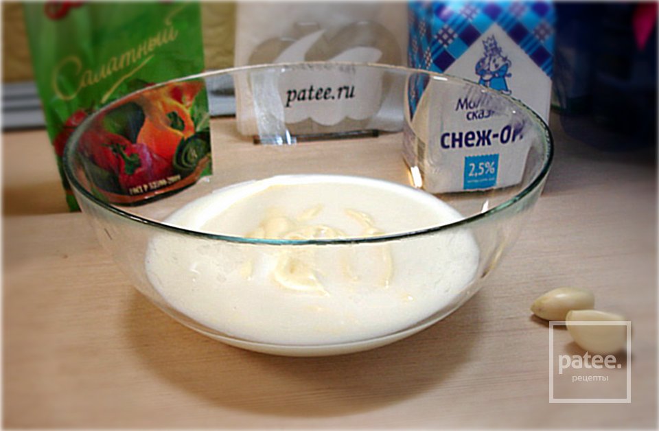 Курица, фаршированная черносливом, запеченая в "Снежке" и майонезе - Шаг 3