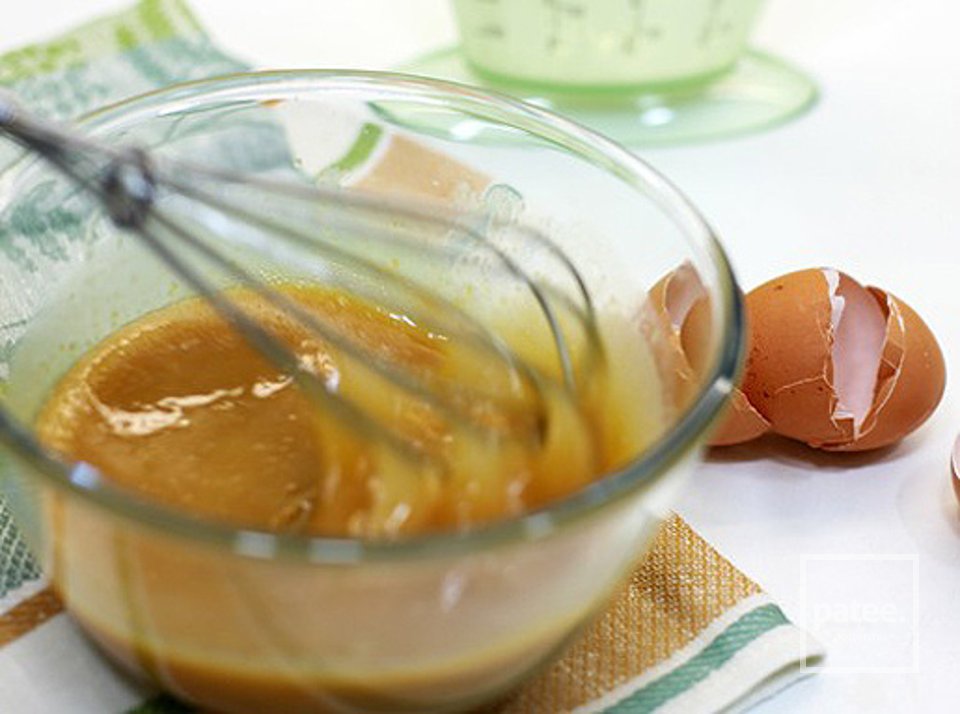 Яблочный пирог с карамельной заливкой - Шаг 7