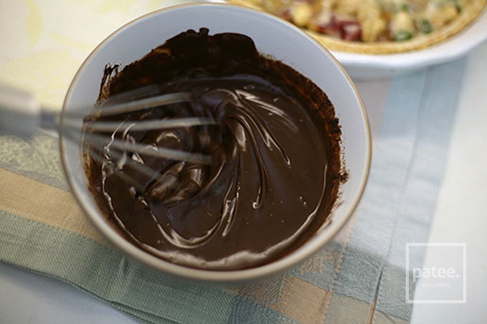 Шоколадный пирог с сухофруктами - Шаг 10
