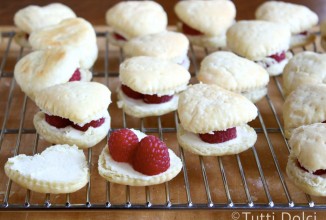 Клубничные пирожные маскарпоне