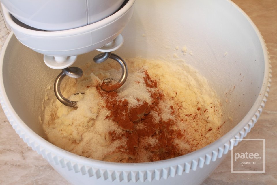 Пирожное с варёной сгущёнкой - Шаг 3