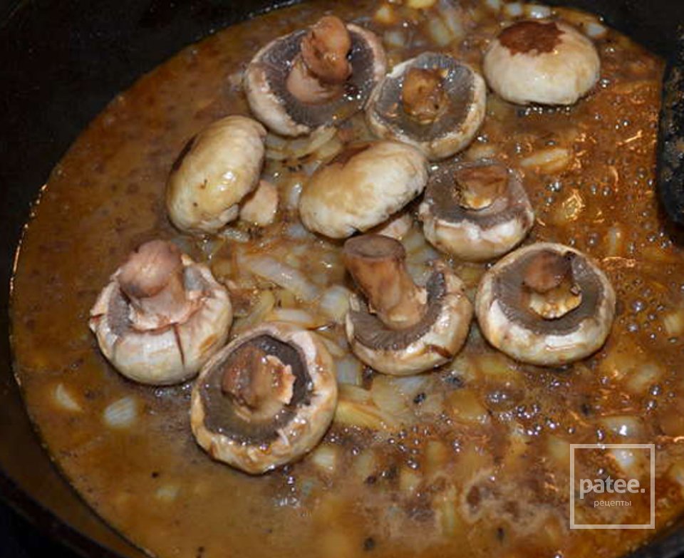  Стейк с черным перцем, коньяком и грибами - Шаг 3