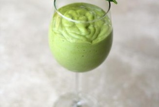 Ласси из манго и шпината