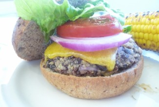 Бутерброд с киноа и фасолью