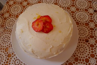 Клубничный торт со сливочным сыром