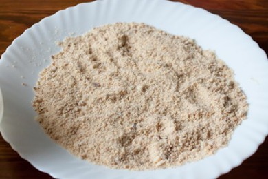 Рыбные палочки в ореховой панировке - приготовление