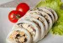Кальмары, фаршированные омлетом и шампиньонами