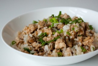 Рубана курица с грибами и рисом