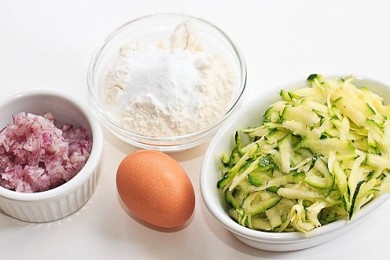 Запеченные оладьи из кабачка - приготовление