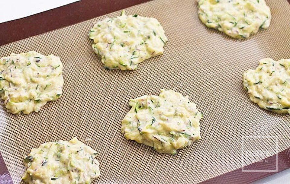 Запеченные оладьи из кабачка - Шаг 3