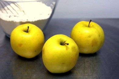 Яблочные оладушки - приготовление