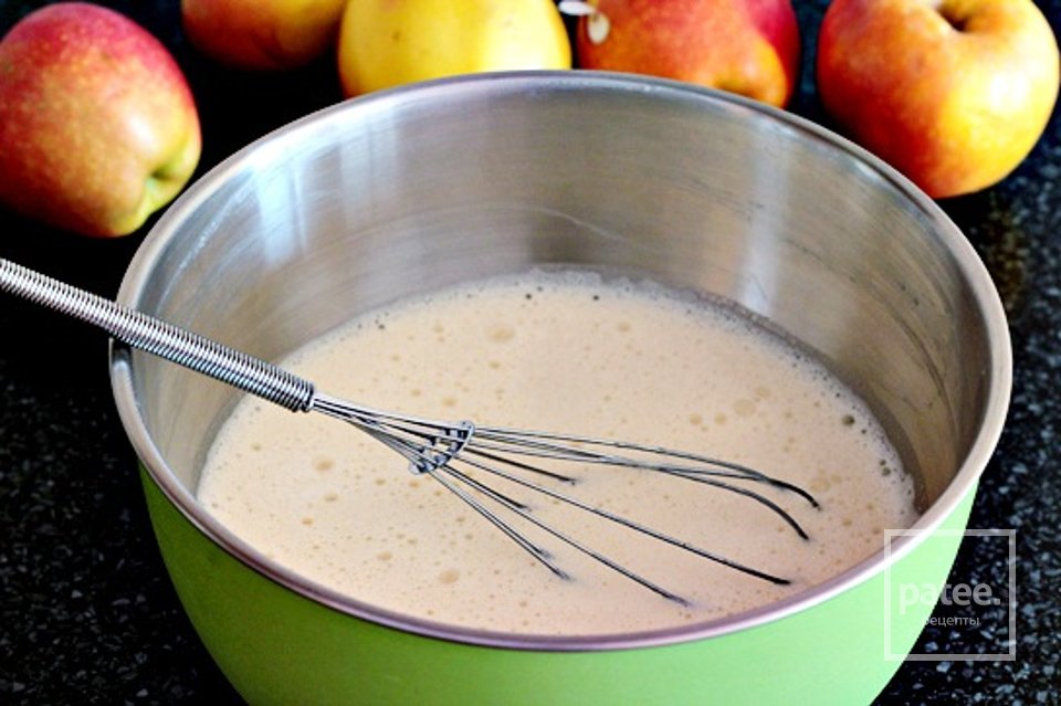 Карамельные блинчики с яблоками - Шаг 1