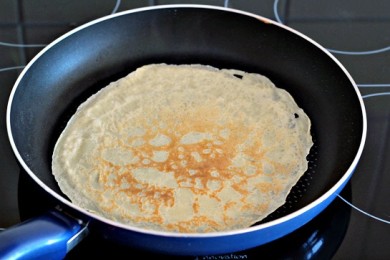 Карамельные блинчики с яблоками - приготовление