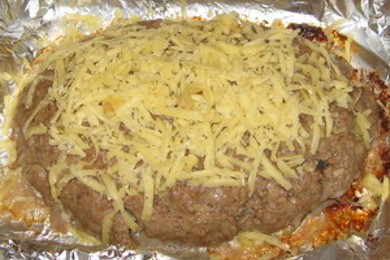 Мясной рулет с брокколи и грибами - приготовление