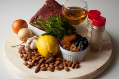 Жаркое из говядины с сухофруктами и миндалем - приготовление