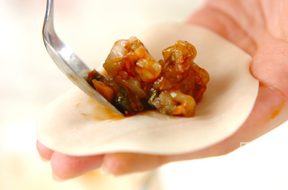 Пельмени с креветками во фритюре - Шаг 2