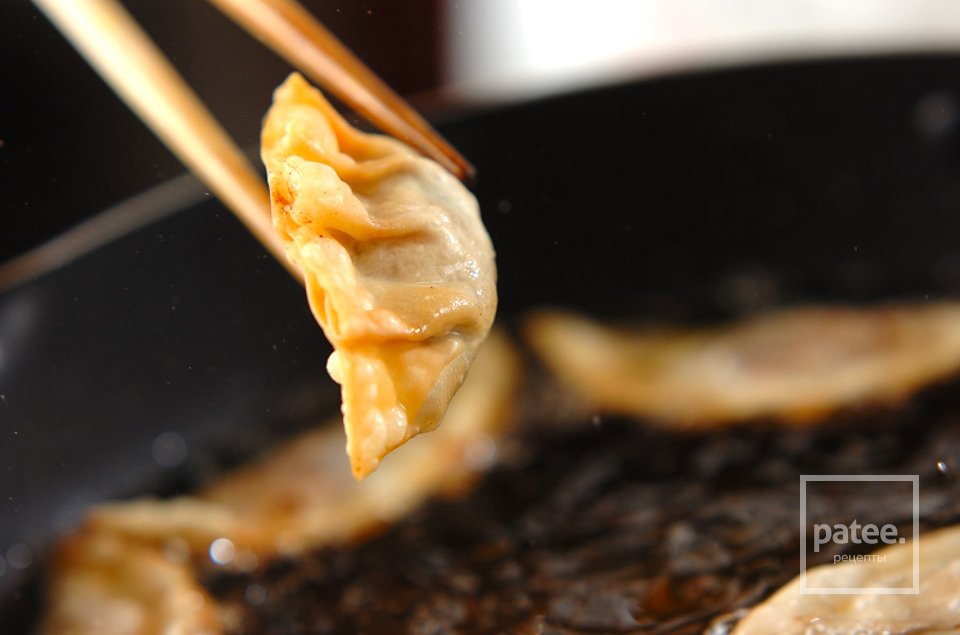 Пельмени с креветками во фритюре - Шаг 3