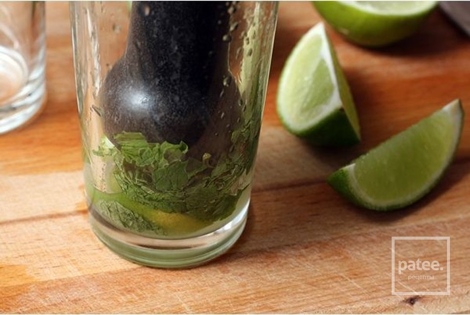 Огуречный мохито. Moxito exide мохито 300. Содовая для мохито. Огуречный джин тоник. Мохито рецепт ингредиенты.