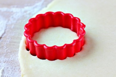 Пирожок с яблоком на палочке - приготовление