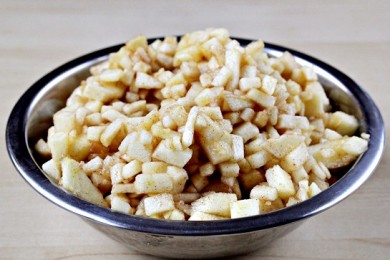 Пирожок с яблоком на палочке - приготовление