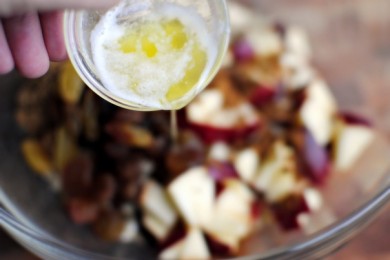 Запеченные хлопья с яблоком и корицей - приготовление