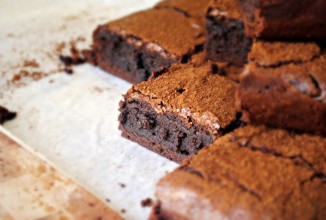 Острые трюфельные шоколадные брауни с красным перцем