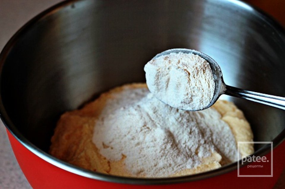 Малиновый пирог на кислом молоке - Шаг 5