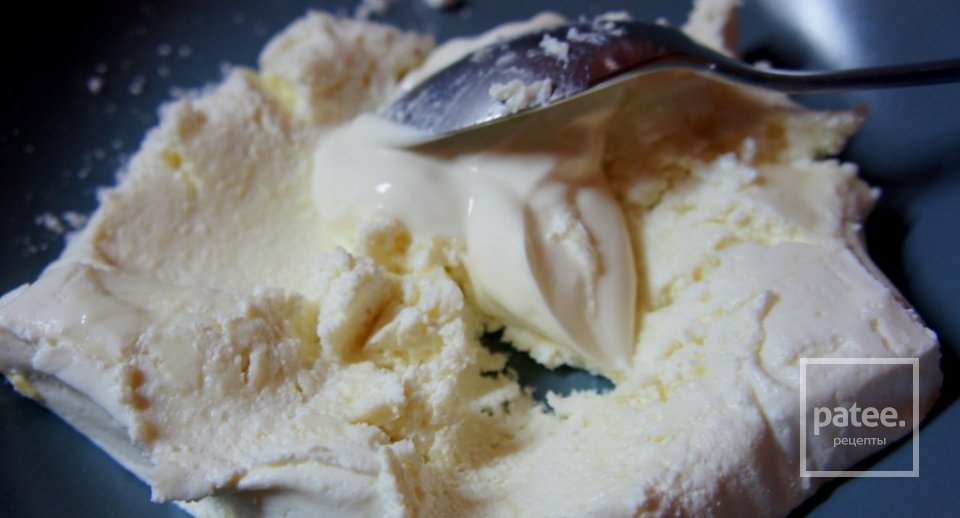 Творожный десерт с финиками и фундуком - Шаг 1