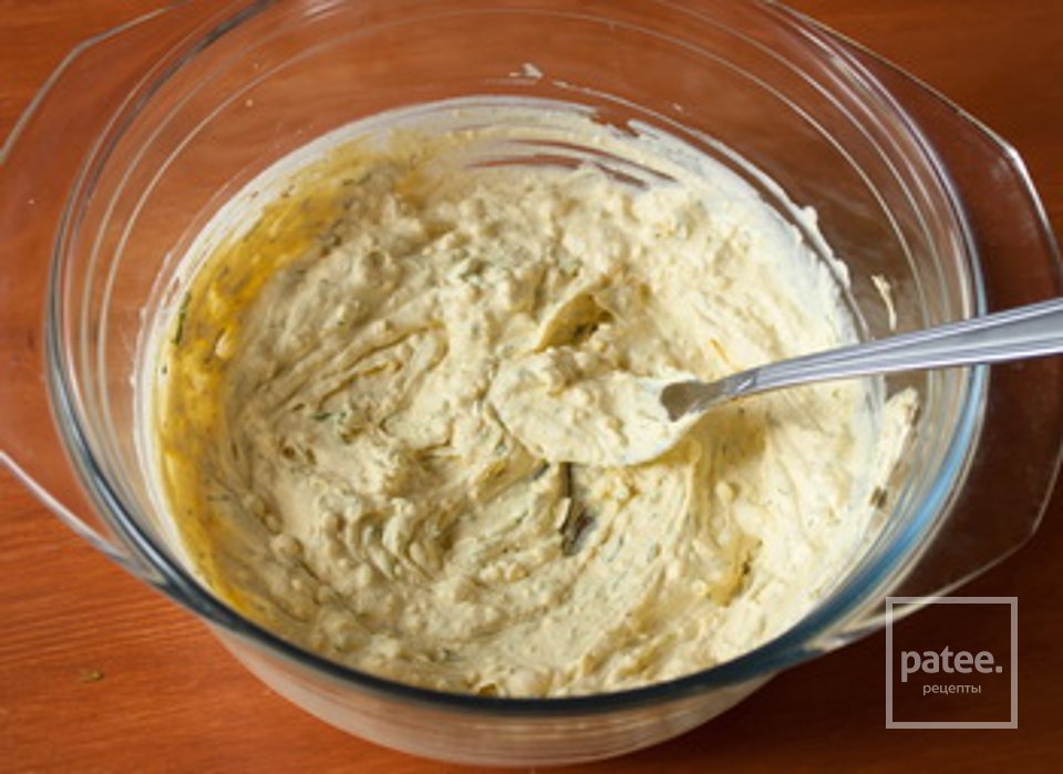 Фаршированные яйца с копченым лососем - Шаг 2