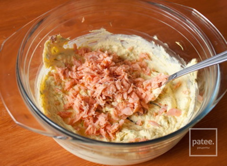 Фаршированные яйца с копченым лососем - Шаг 3