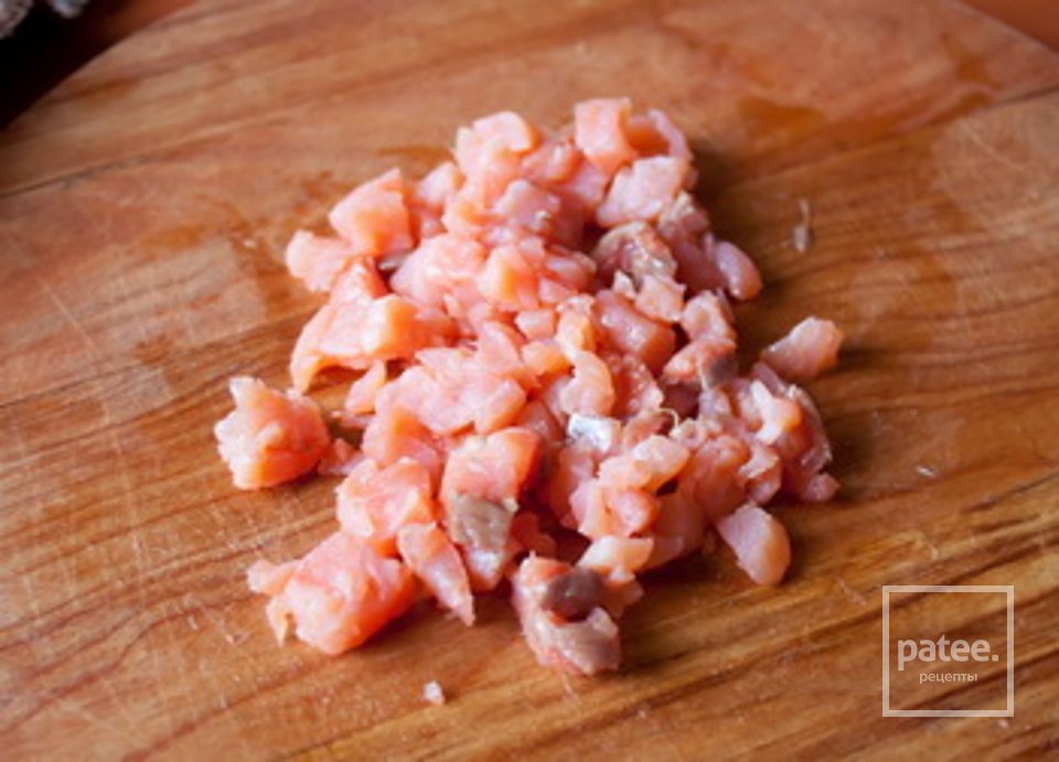 Тартар из лосося и авокадо на огурцах - Шаг 2