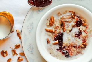 Лебеда с клубничным вареньем