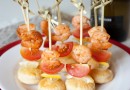 Канапе из креветок с помидорками черри