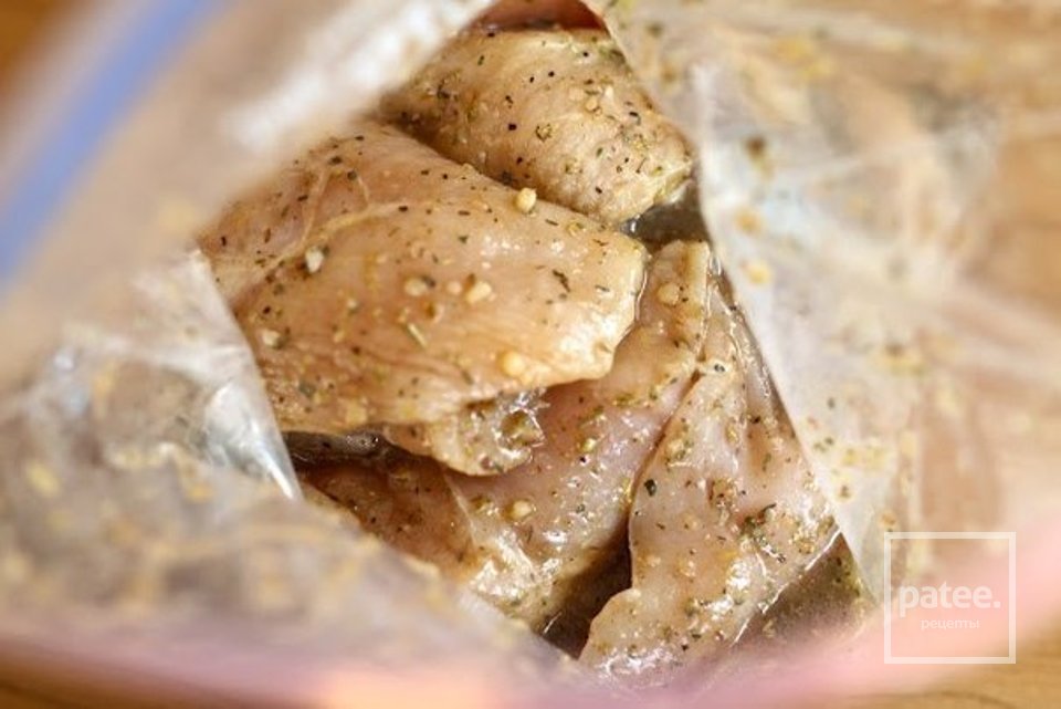 Курица, фаршированная грибами и сыром - Шаг 2