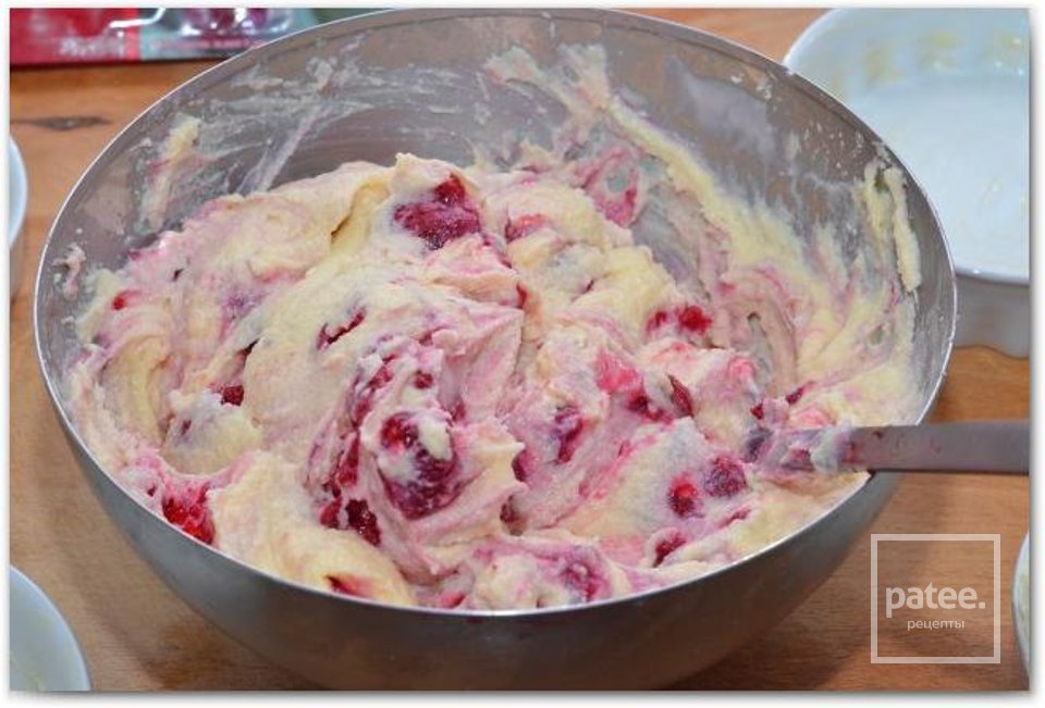 Творожная запеканка с ягодами - Шаг 3