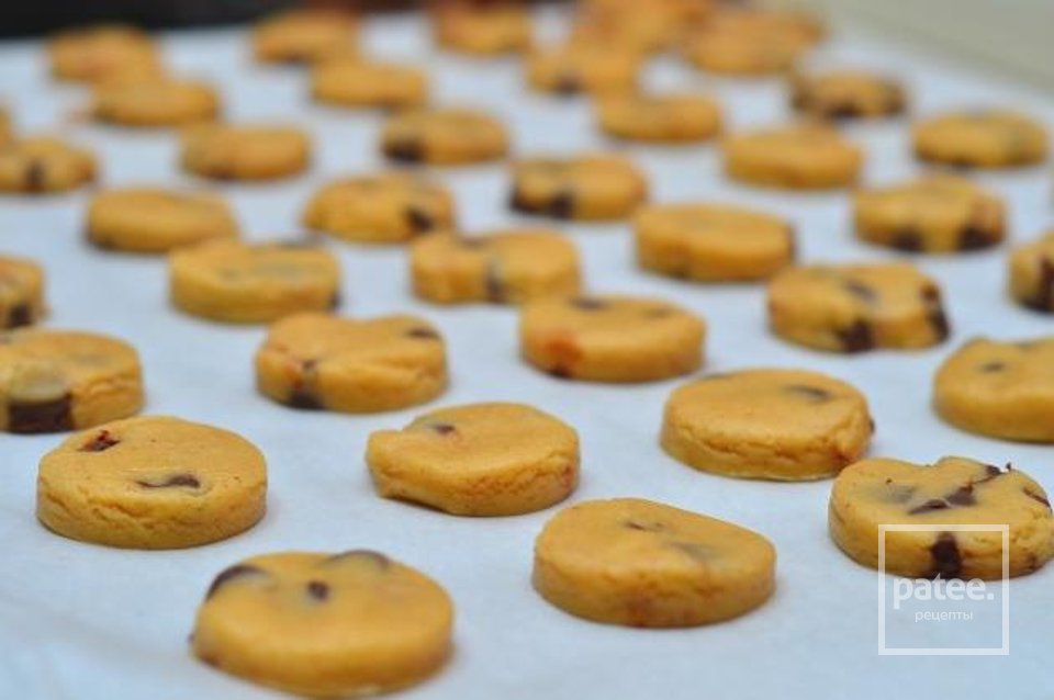 Печенье с корицей и шоколадными чипсами - Шаг 7